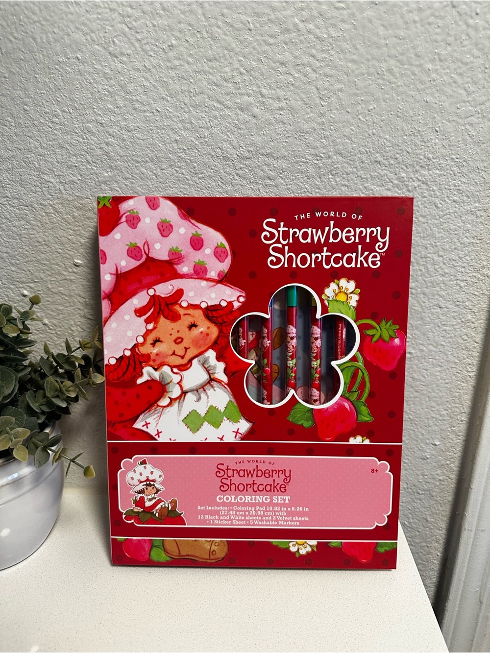 The World of Red Coloring Set